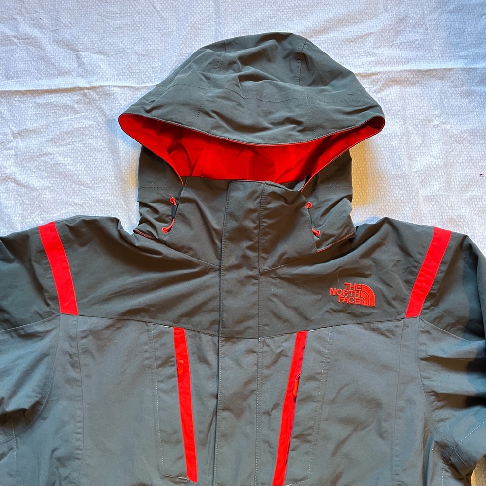 The North Face Men's Grey and Red Hooded 3 Way Hyvent Mountain Jacket Size S - Picture 3 of 11